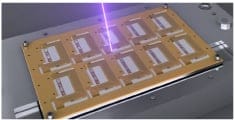Découpage au laser d’une carte de circuit imprimé en plastique souple